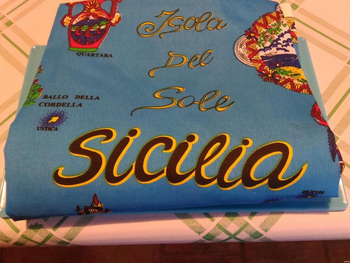 Nake Residenza Artistica Villa SantʼAlfio Kültér fotó