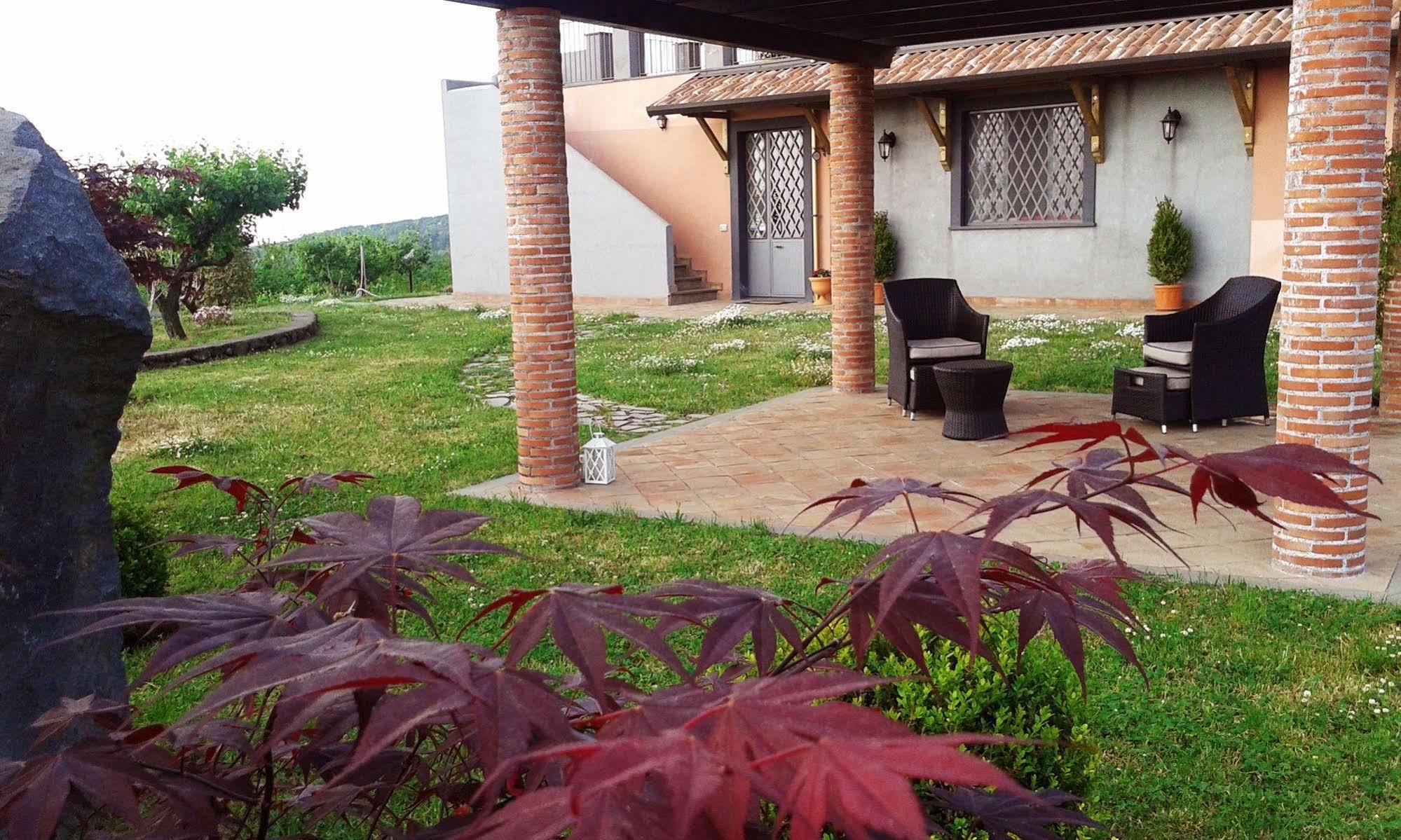 Nake Residenza Artistica Villa SantʼAlfio Kültér fotó
